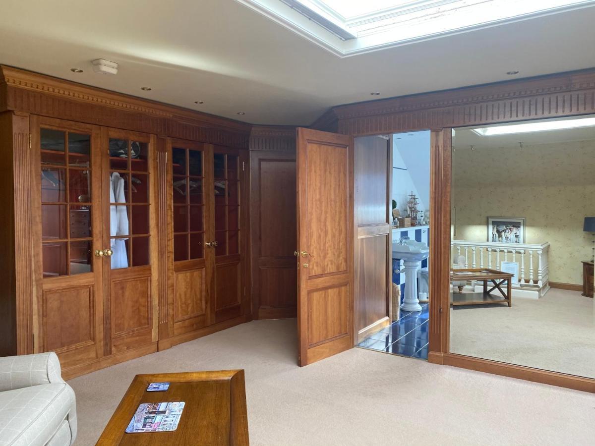 Couette-café Claremont House 5*